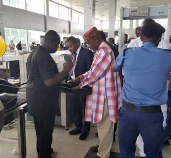 Photos: Amaechi Undergoes Vigorous Security Screening At Lagos Airport